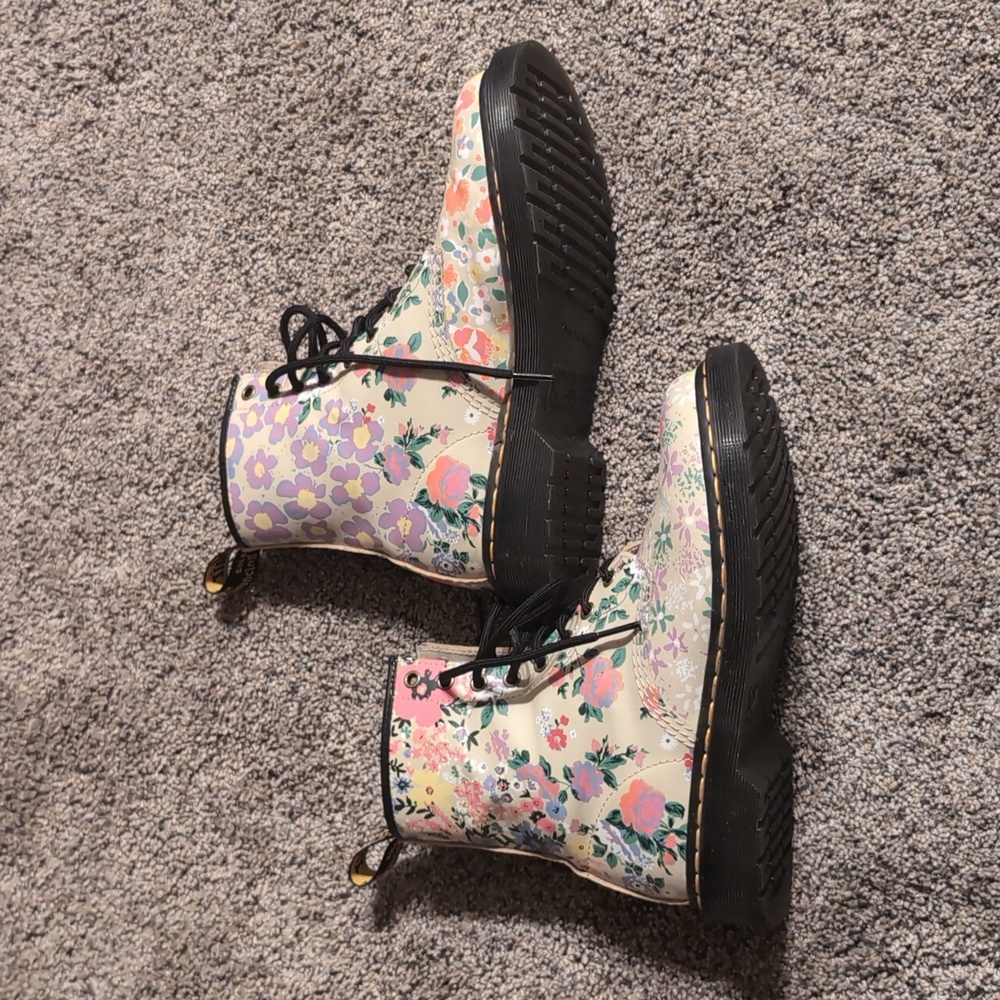 Dr. Martens Floral Combat Boots - Multicolor